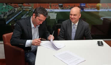 Firma OKNOPLAST przedłużyła umowę sponsoringową z Interem Mediolan